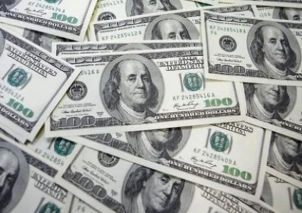 Criminal groups use legitimate institutions to launder money as the government turns a ‘blind eye’