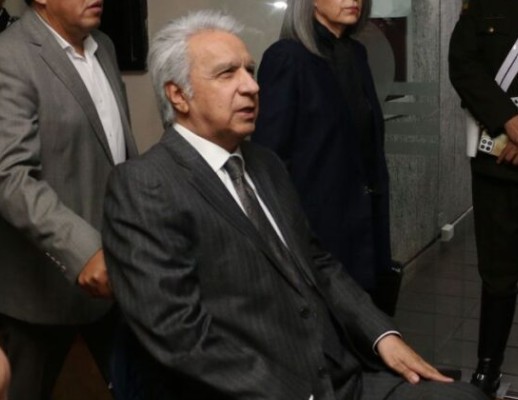 Former president Moreno returns to face bribery charges in Sinohydro case; Army bombs illegal mines; Fewer Ecuadorians apprehended at the U.S. border