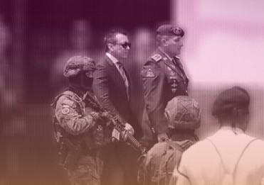 How the Noboa government manages and controls communication and its relationship with the media