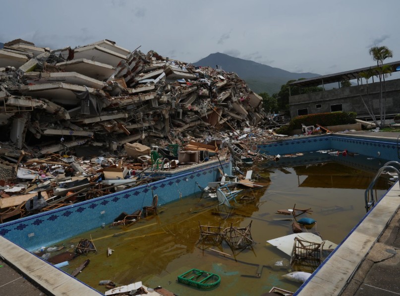 Venezuelan earthquake survivors and families of the missing say ‘We’ve been abandoned’
