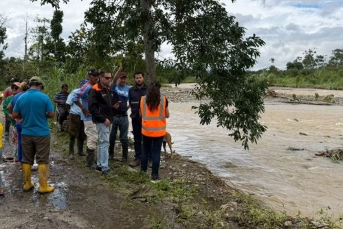 Heavy rain destroys crops and closes roads in western Azuay Province on Sunday