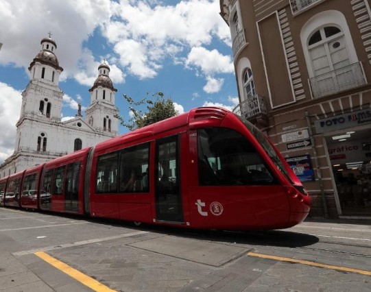 Día de los Difuntos events and tours; Airport repairs and expansion plans considered again; Warmi Rural hosts more than 150 vendors; Bus routes modified
